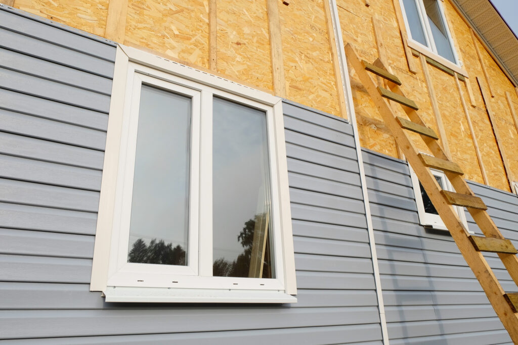 know if you're hiring a builder or contractor